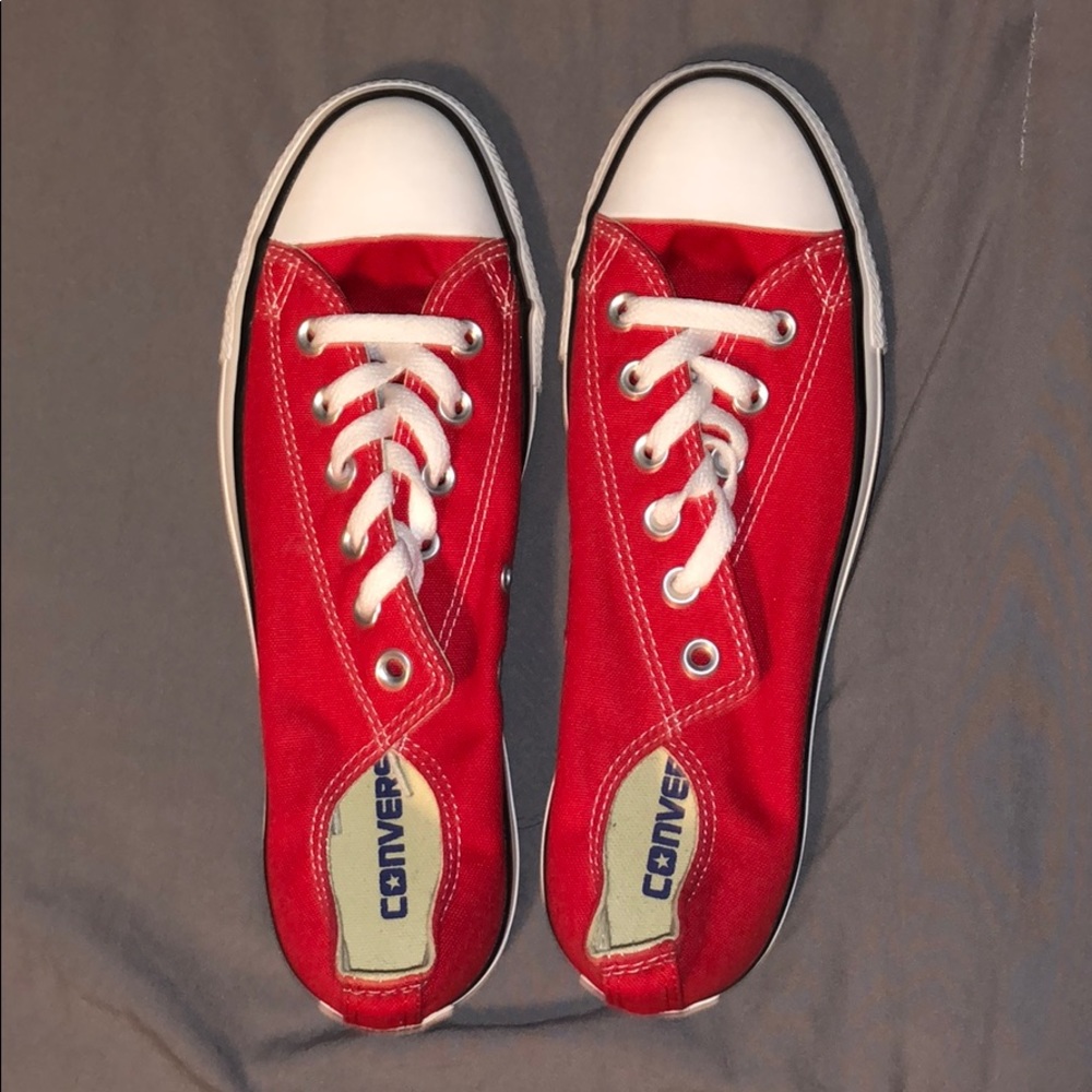 Red converse chucks